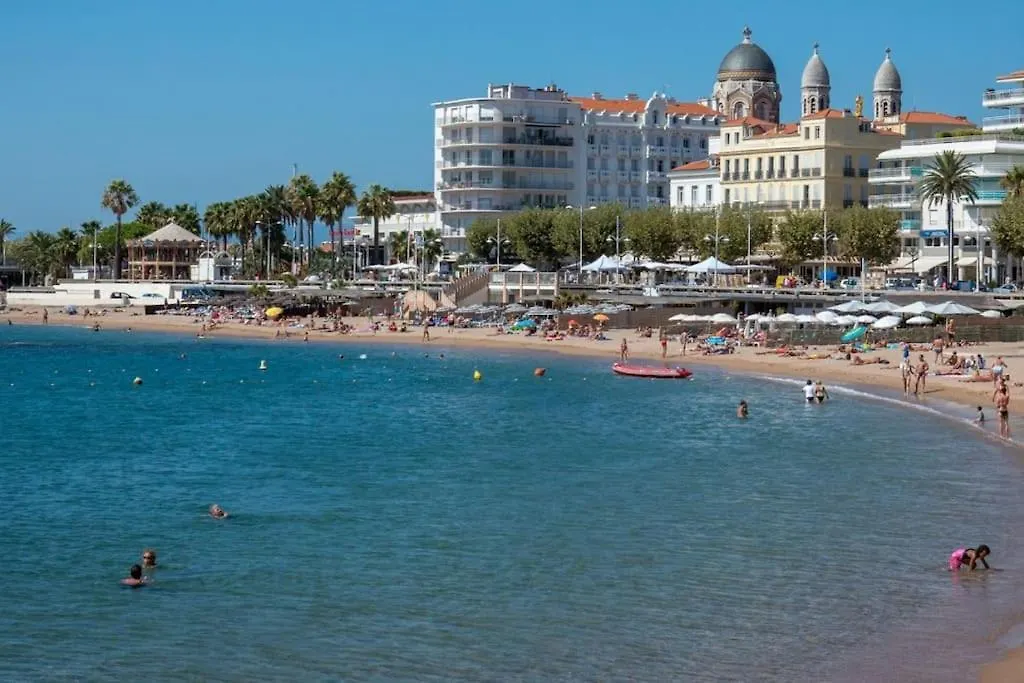 Les Orangers De Santa Lucia, Vue Mer Et Port, St Raphael Saint-Raphaël 0*,  Francie